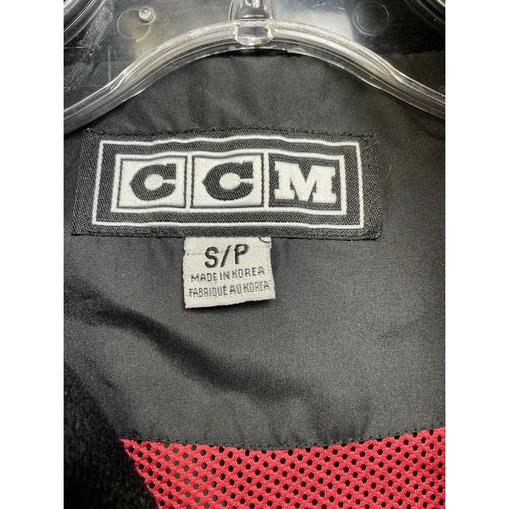 CCM‎ Mens Sz Small Blackw/ Red Vented Windbreaker Hockey Jacket Full Zip EUC